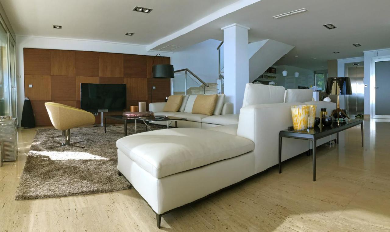Villa con Vista Mare