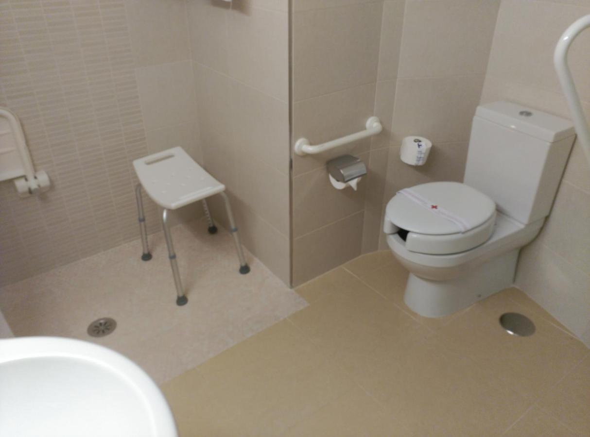 Camera Doppia con Letti Singoli con Accesso Disabili