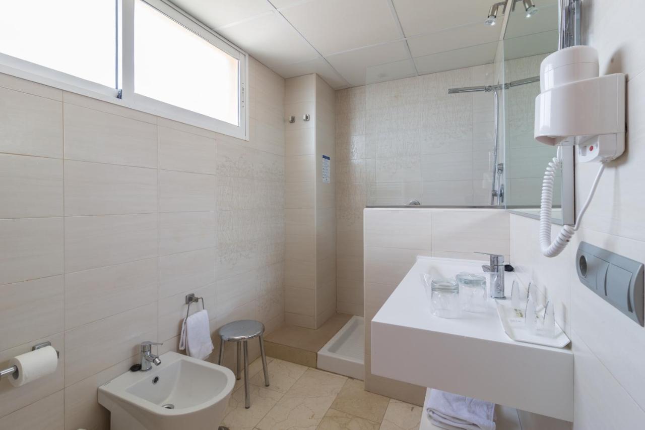 Superior Double or Twin Room Front Sea View