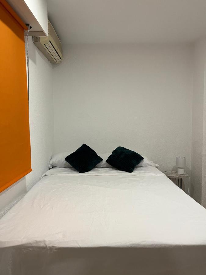 Single Room Shared Shower Toilet