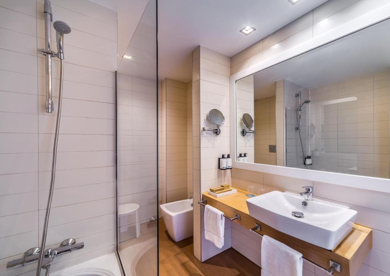 Deluxe Double or Twin Room Garden View