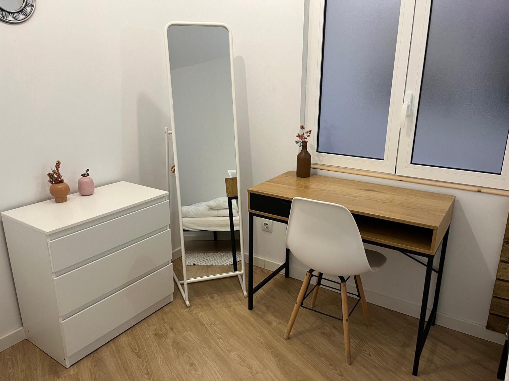 Standaard Eenpersoonskamer met Gedeelde Badkamer