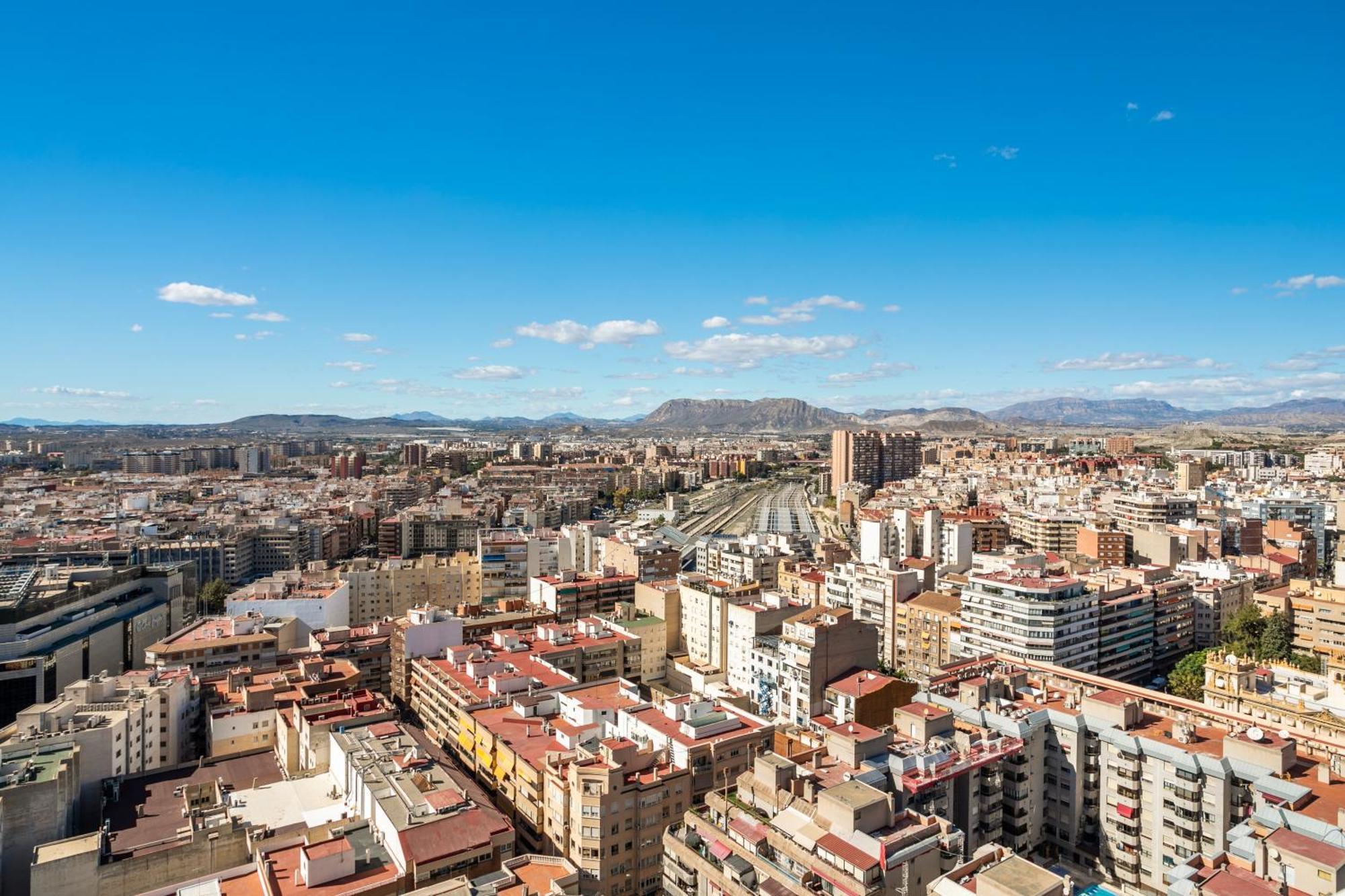 Studio Apartment with Sea View 23rd floor