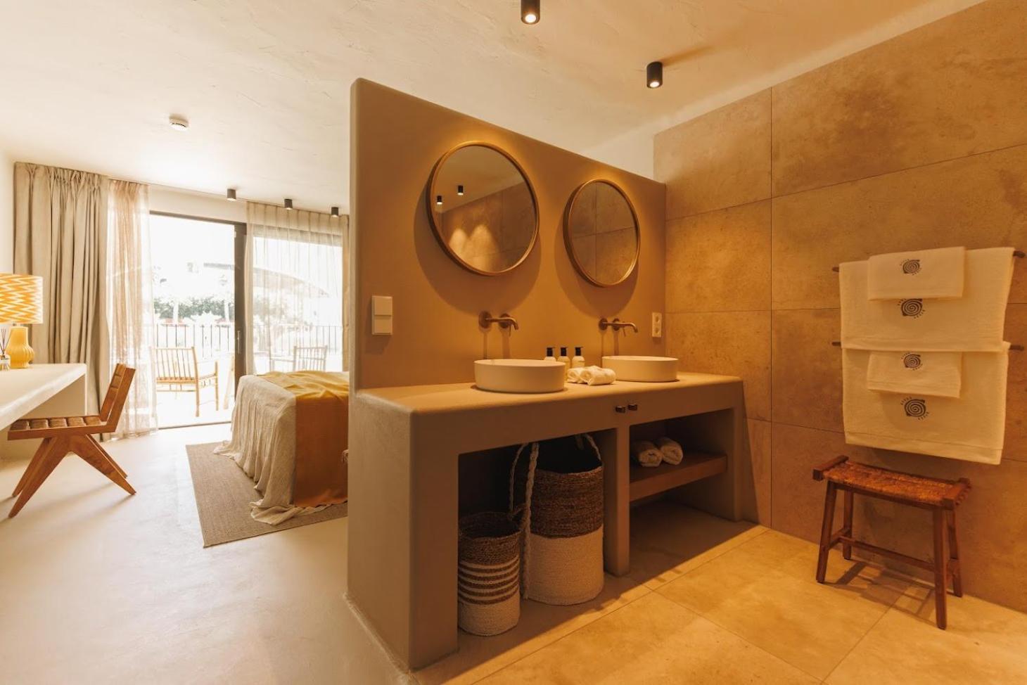 Deluxe Double or Twin Room Pool View