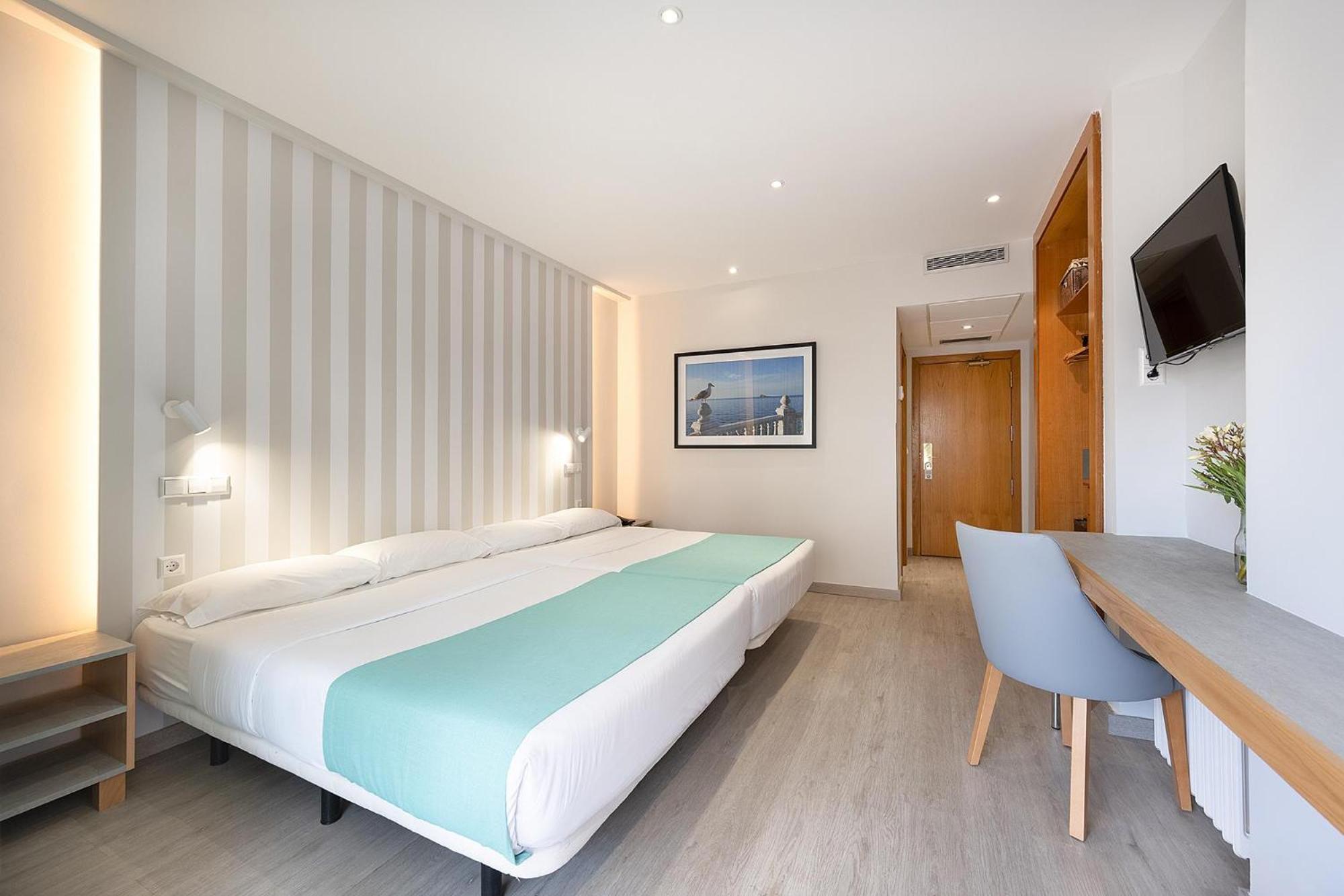 Double or Twin Room (2 Adults + 1 Child),1547132929:JPEG