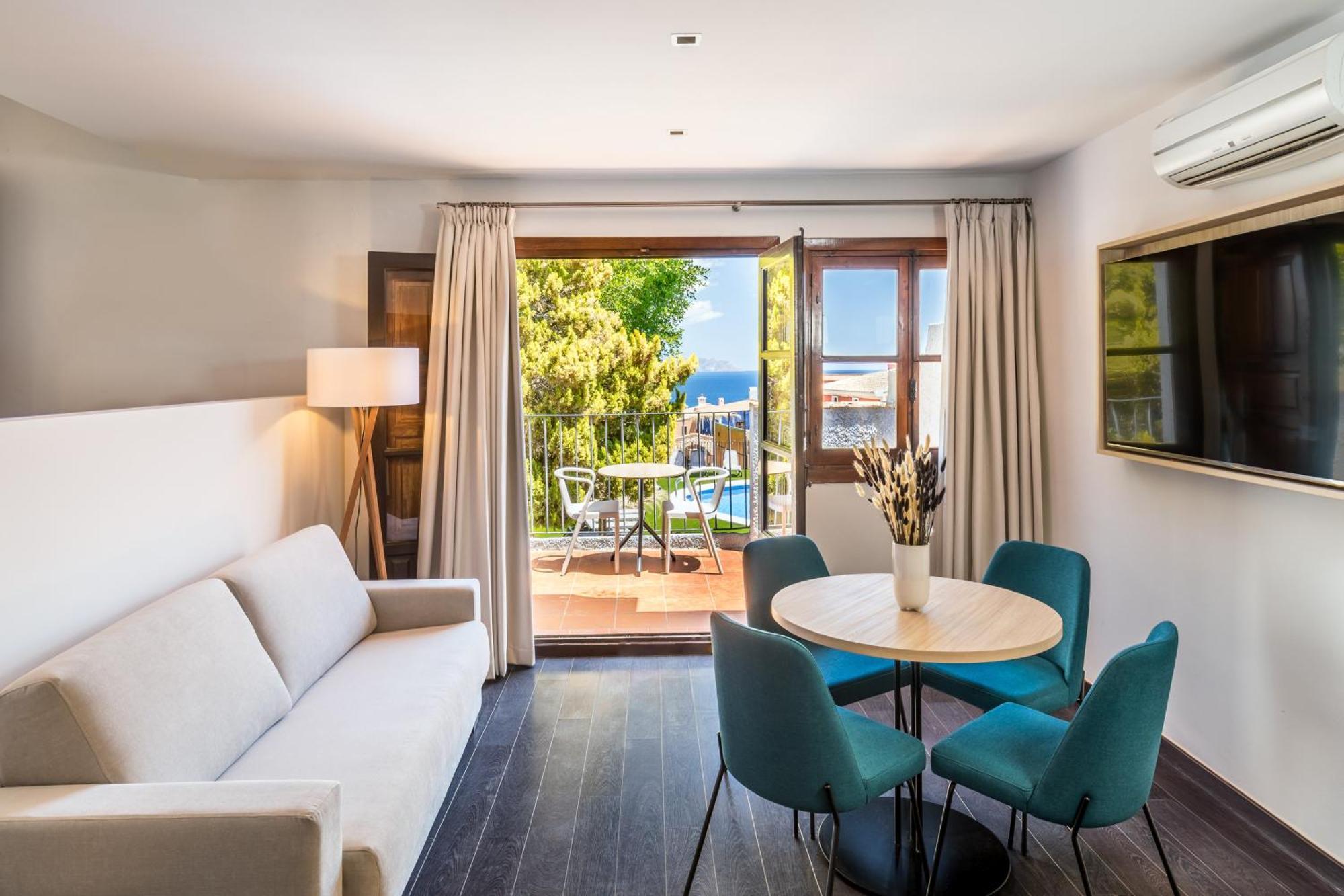 Superior Double or Twin Room Pool View