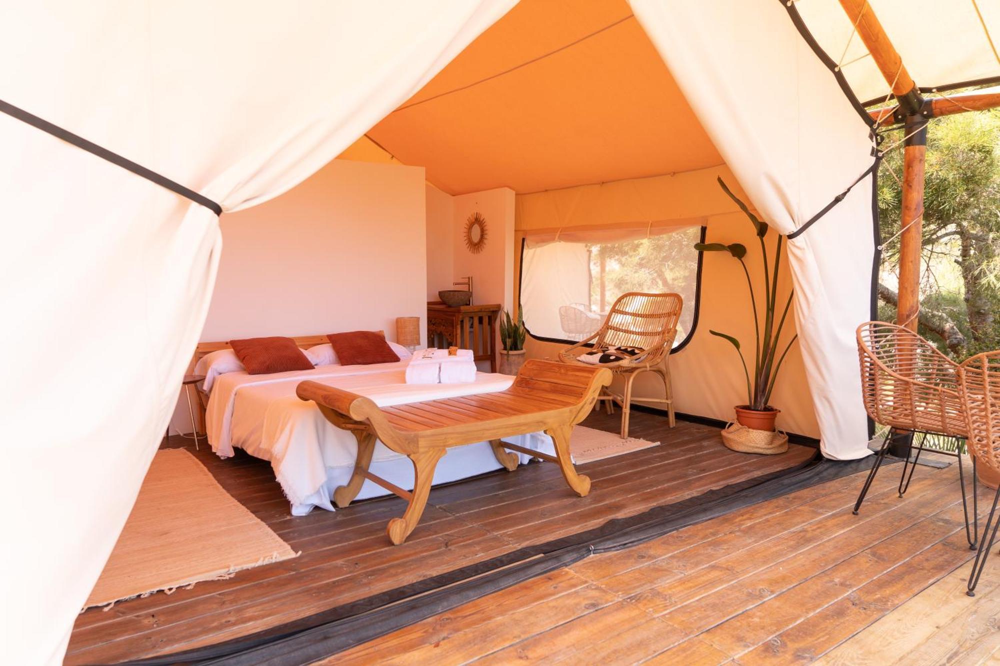Tent,1557765241:JPEG