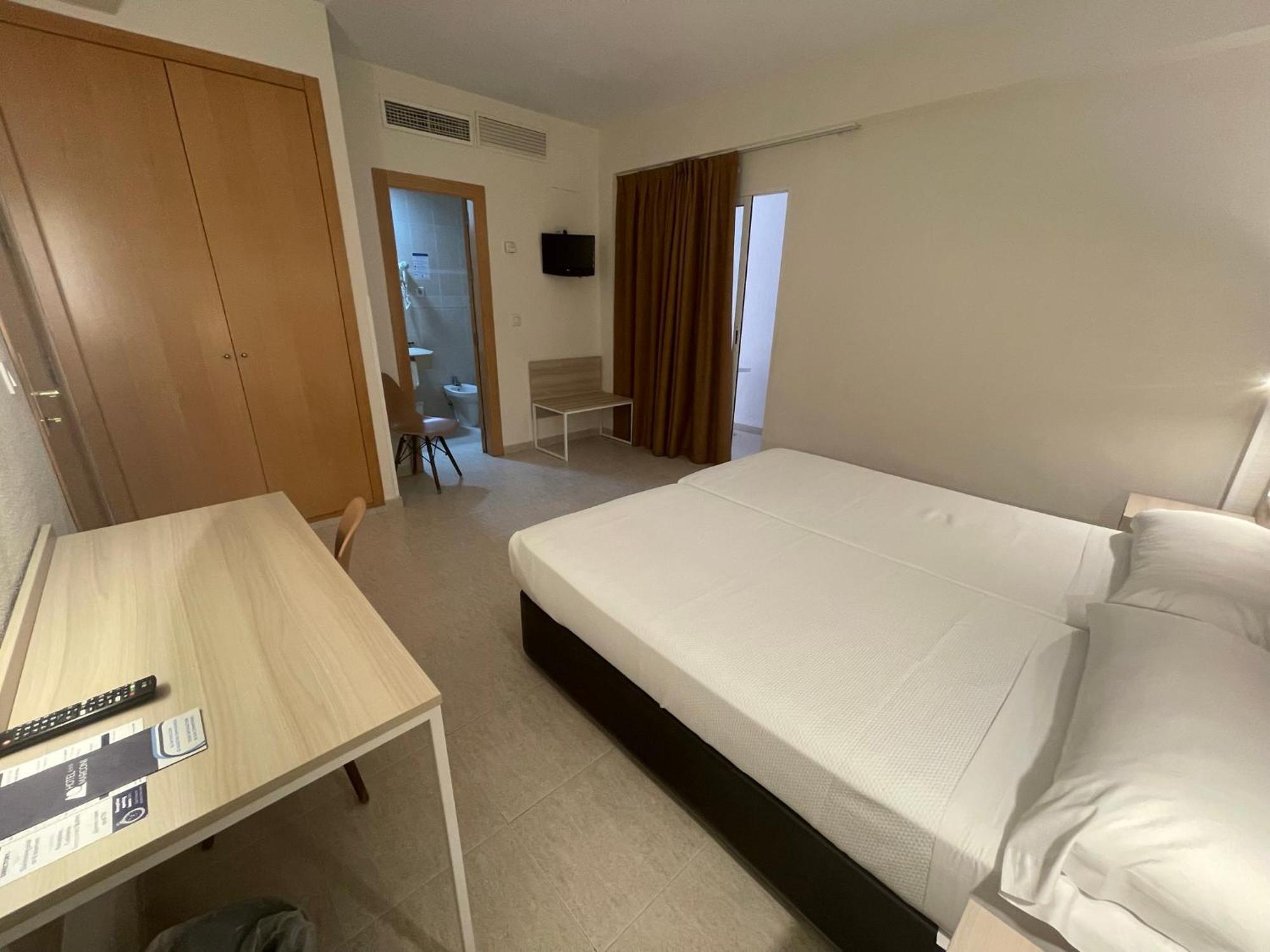 Budget Double or Twin Room,1558544080:JPEG