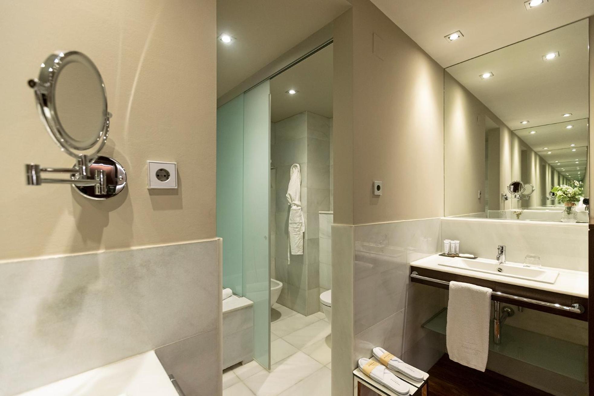 Double Room with Balcony,1586103063:JPEG