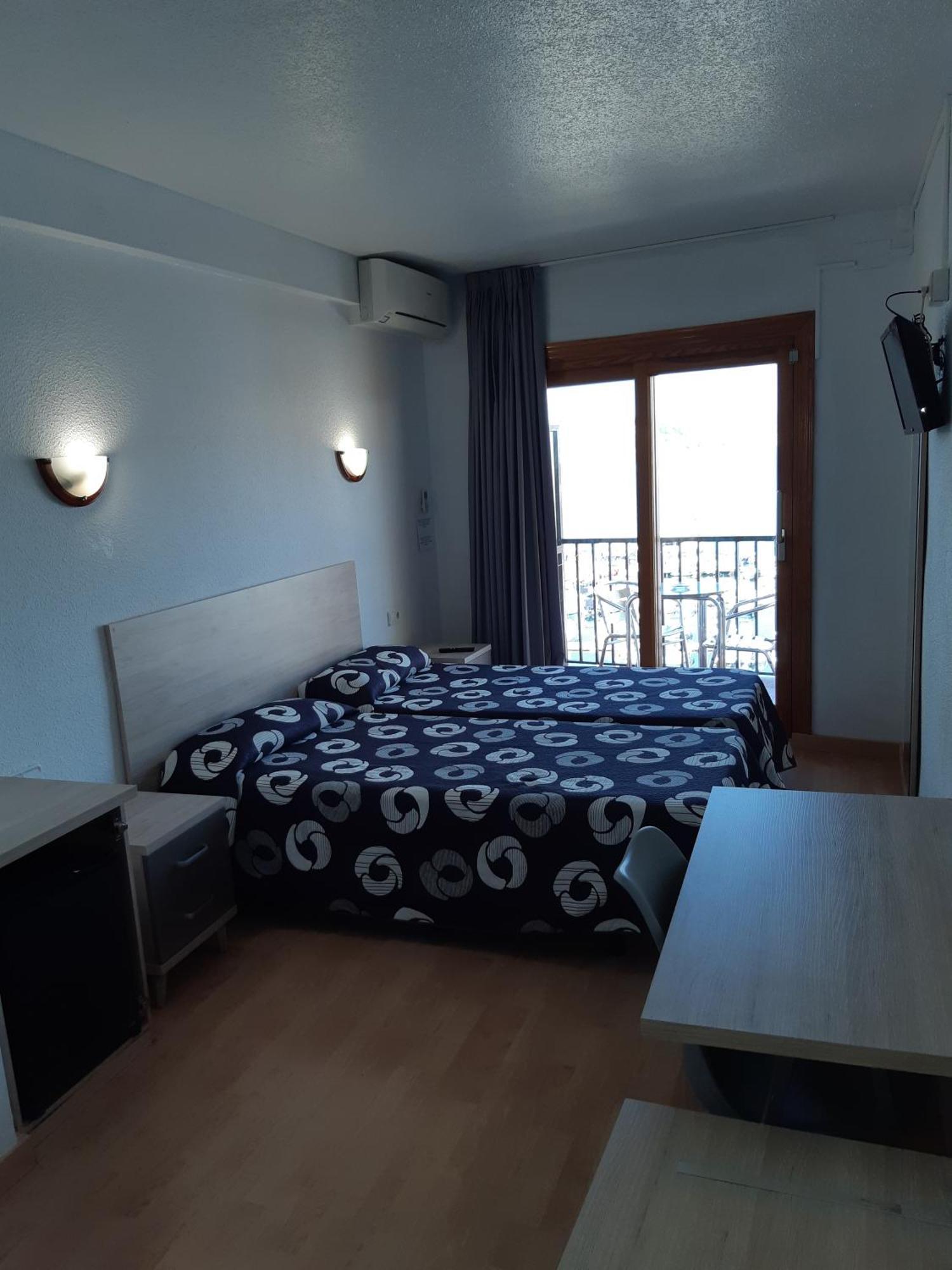 Twin Room with Balcony and Sea View,996470812:JPEG