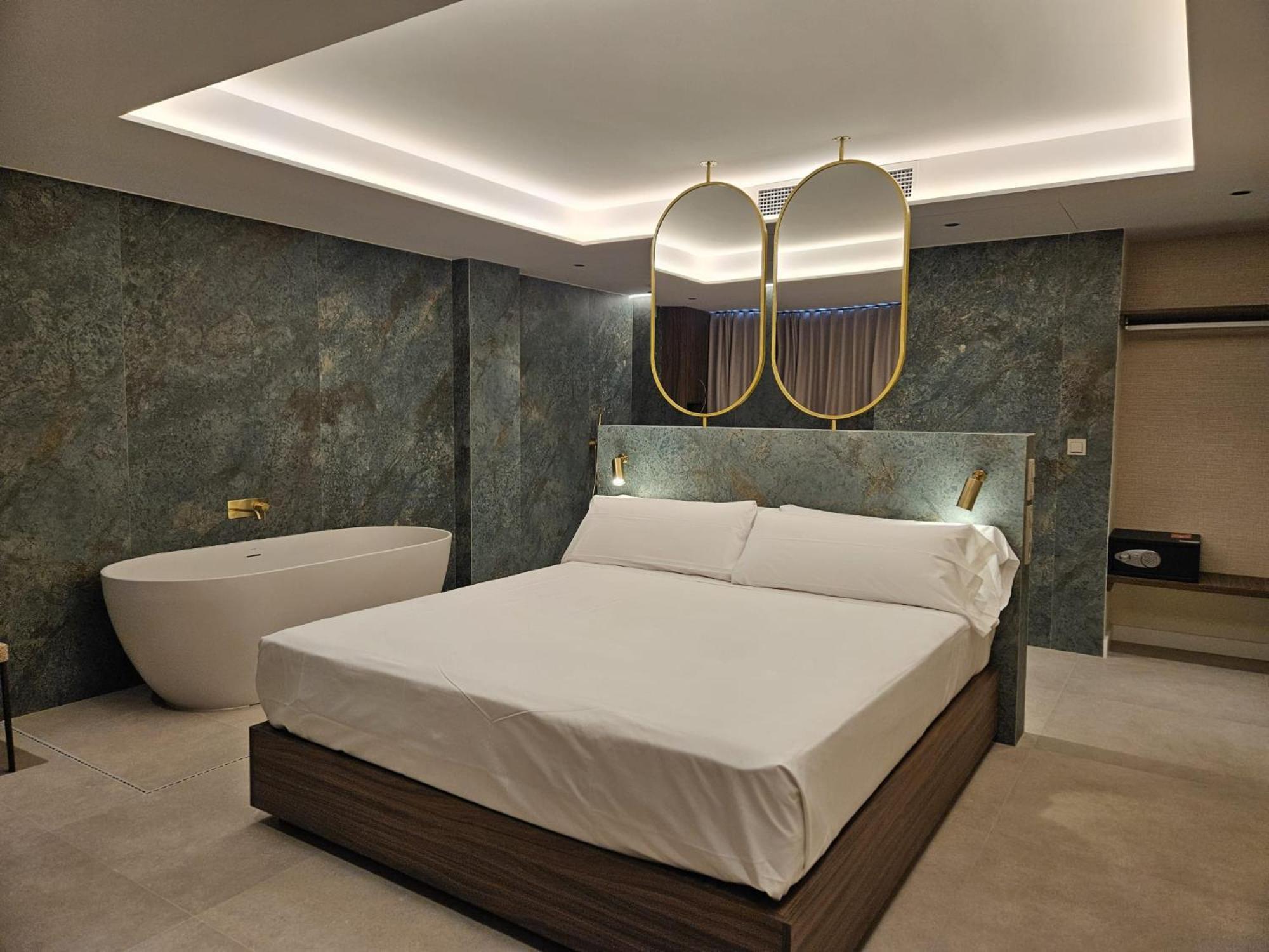 Deluxe King Suite Junior