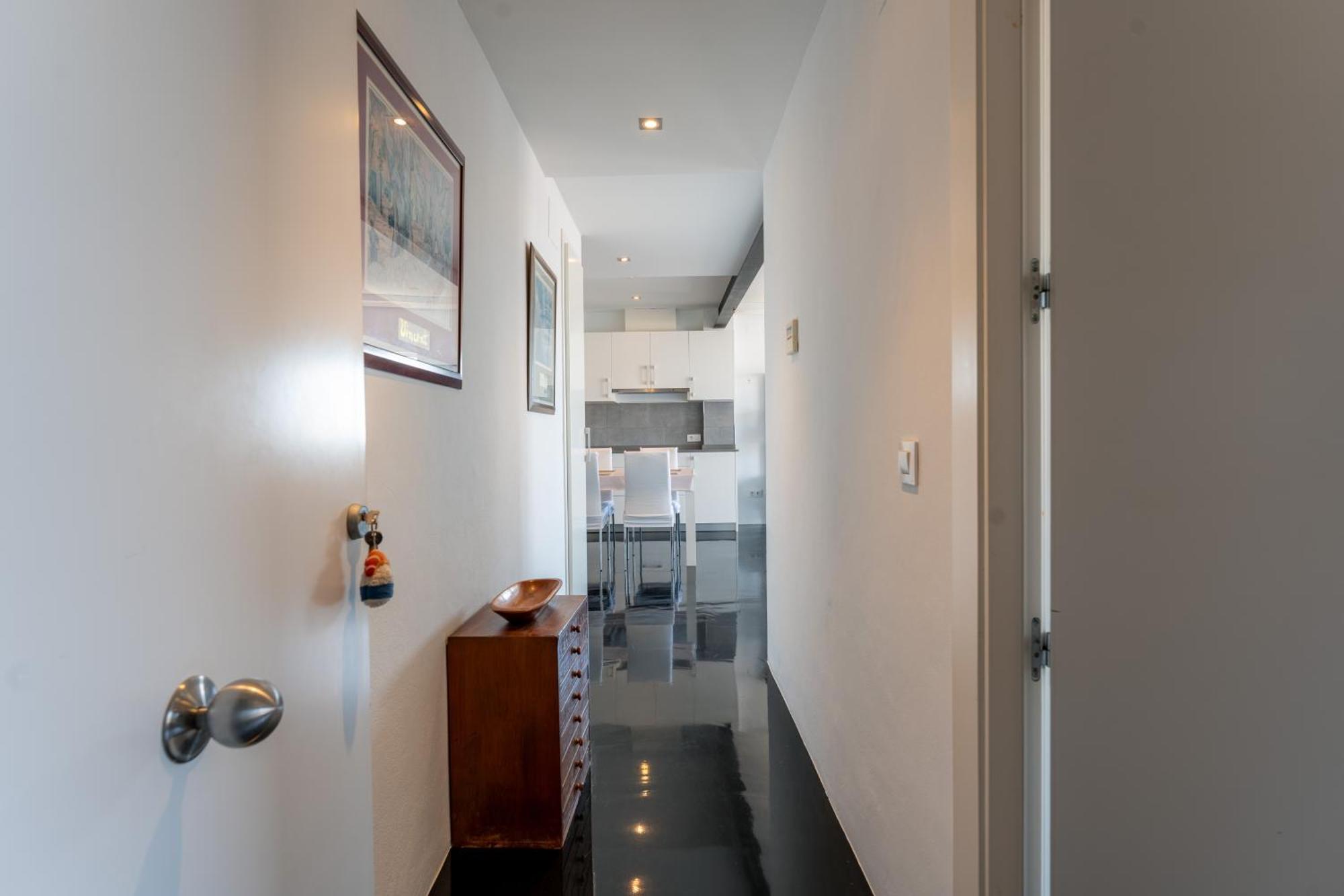 Appartement met 2 Slaapkamers, Balkon en Uitzicht op Zee