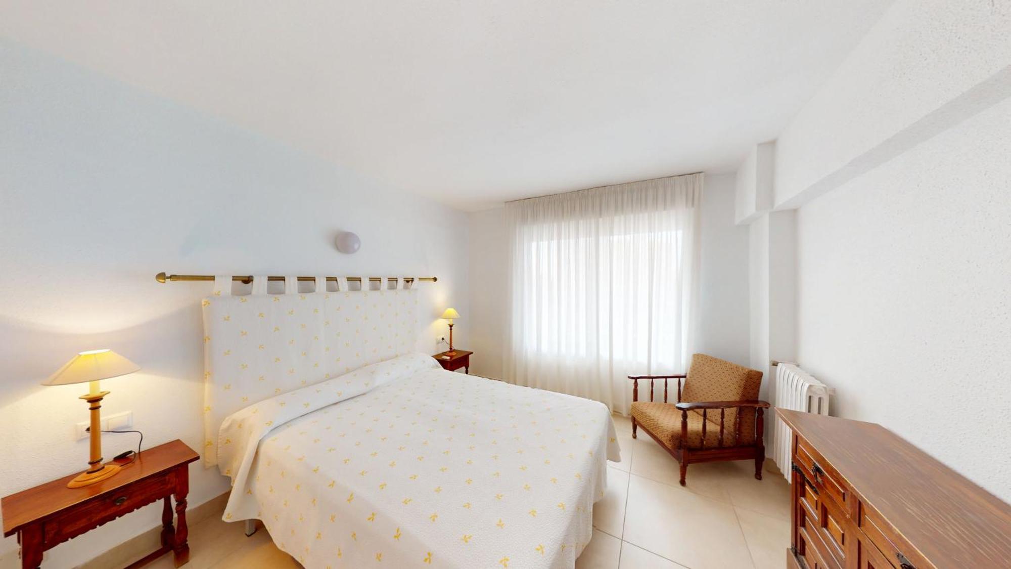 Superior Four-Bedroom Apartment (9 Adults)
