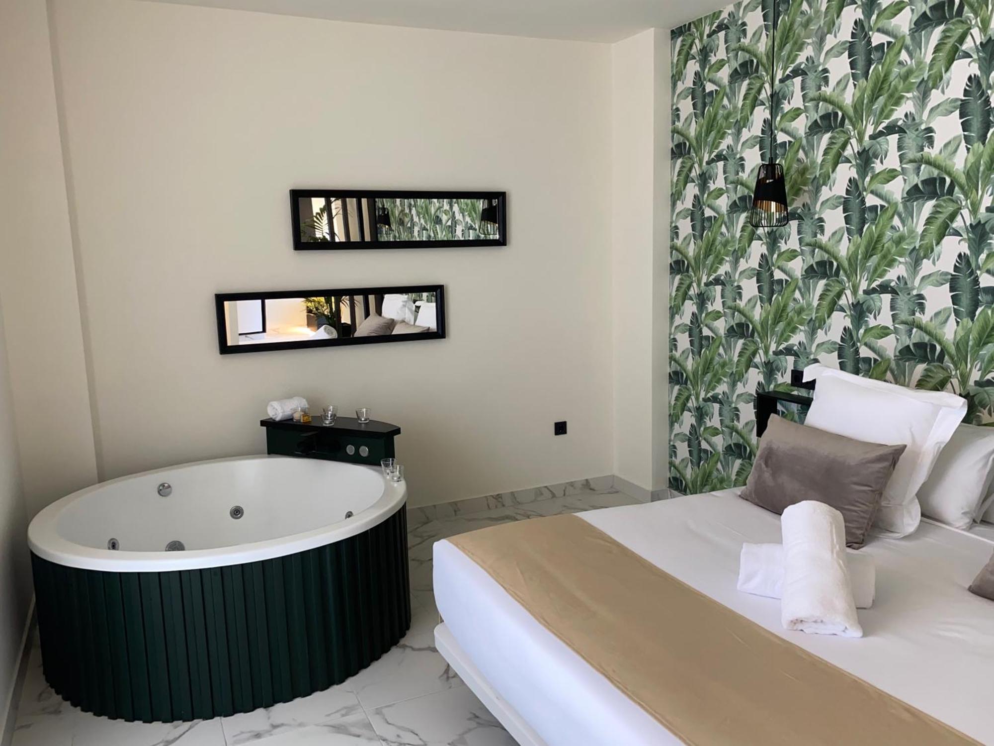 Square Suite