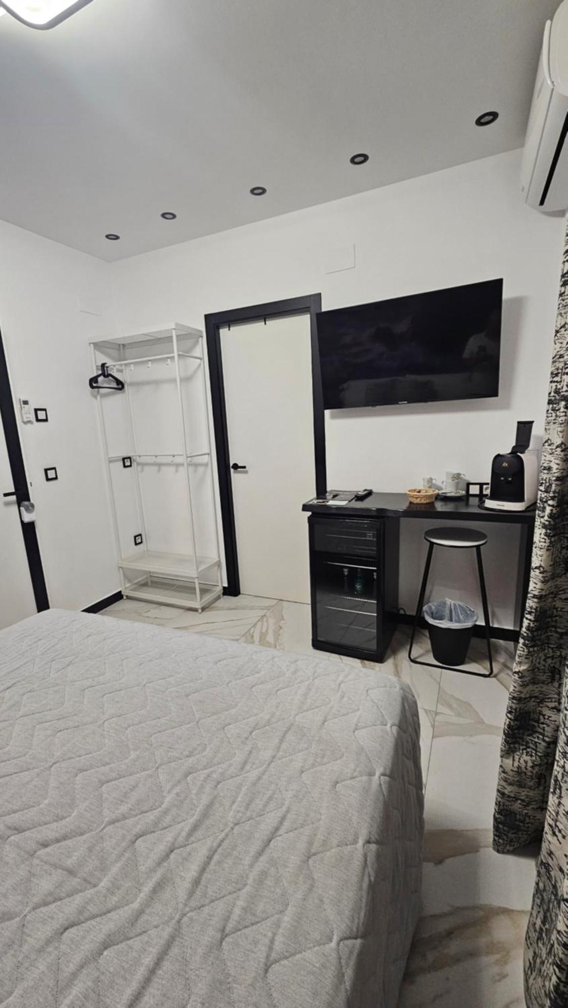 Double Room Private Bathroom
