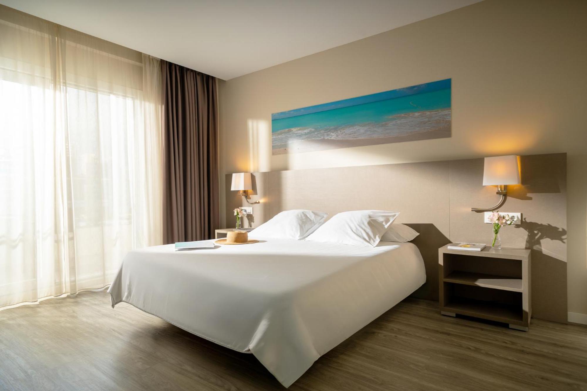 Twin Room with Pool View