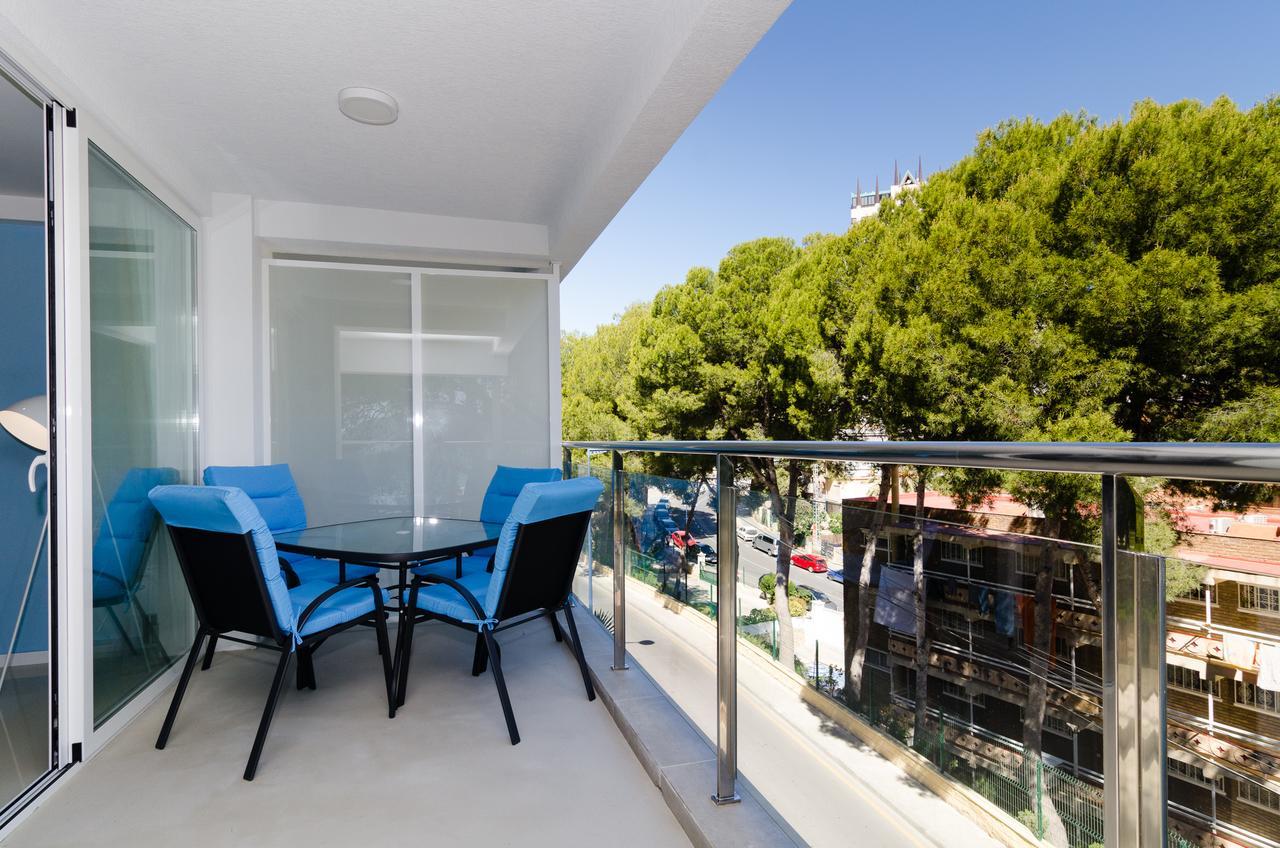 One Bedroom apartment with one large or two single beds
