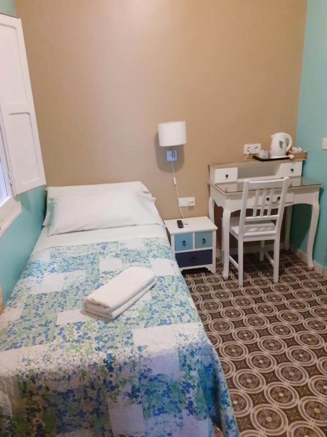 Budget Single Room