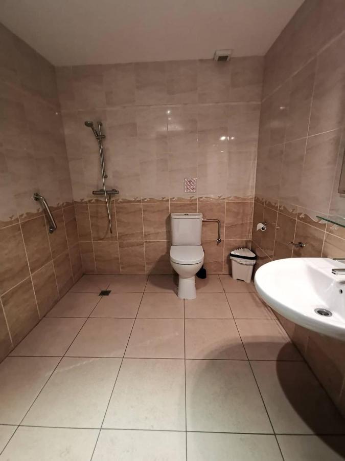 Twin Room - Disability Access,976449109:JPEG