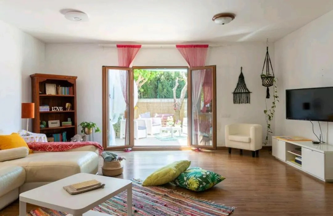 Cm Azibi Blue Room-1