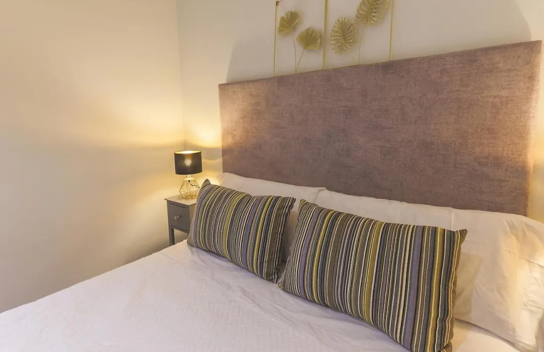 Dorinda Rooms-1