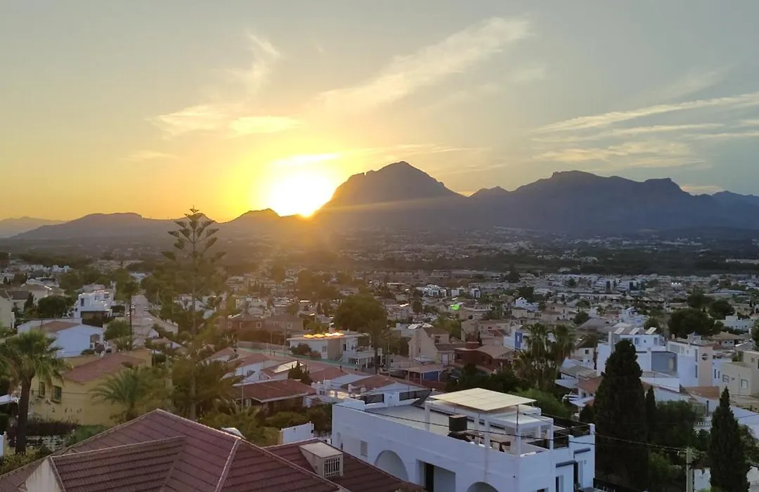Albir Cosy Apartment-1