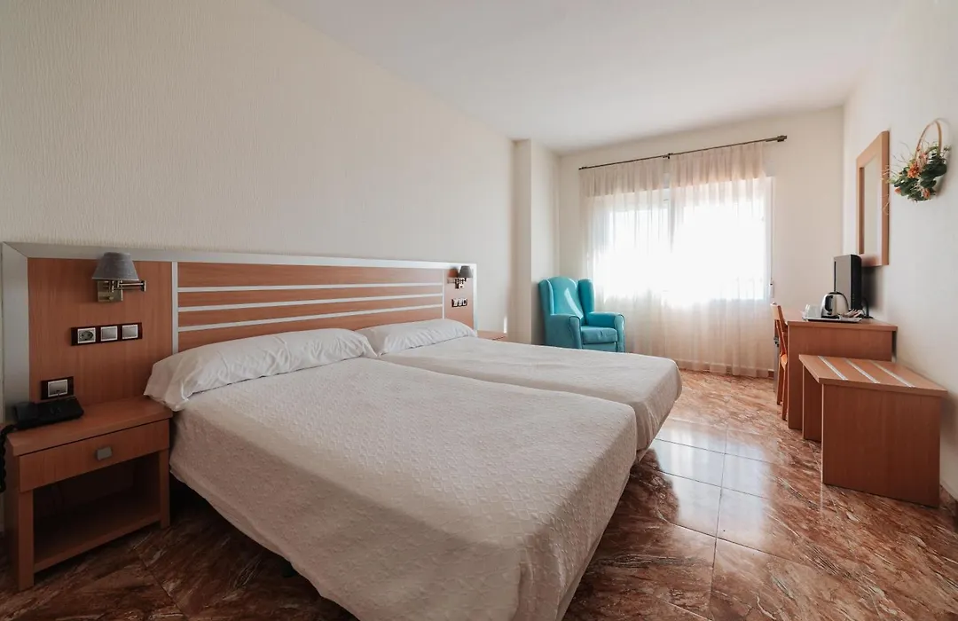 Hotel La Familia-1