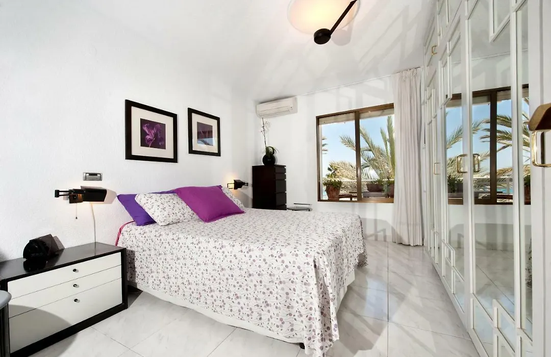 Apartamento En Primera Linea De Mar-1