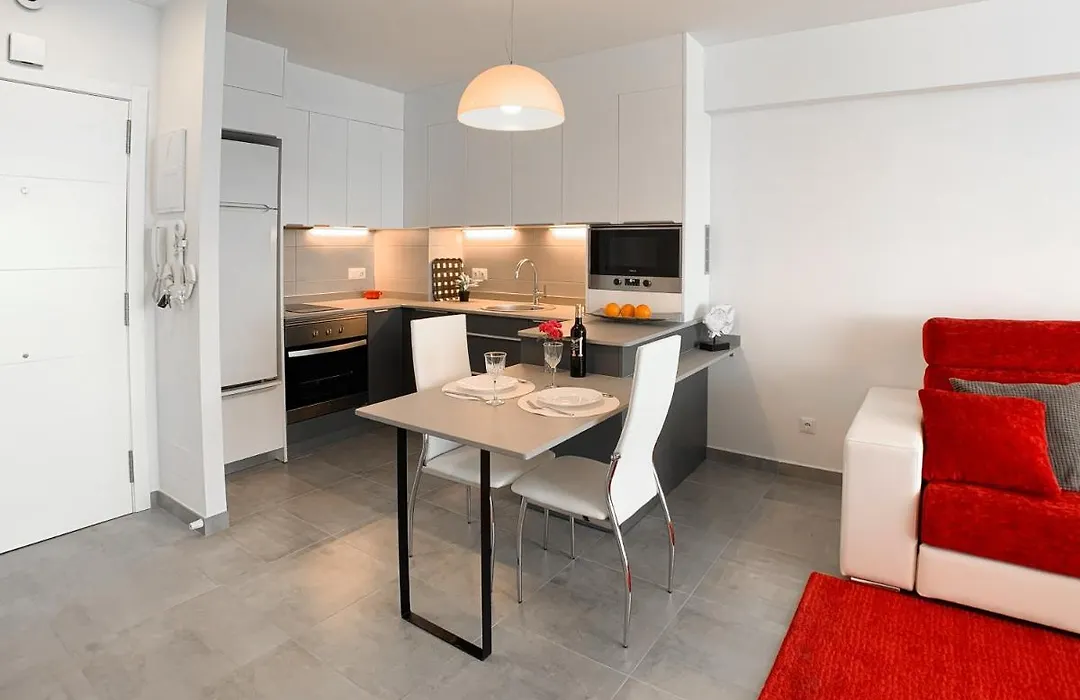 Clubrent - Edf Calpemar, Planta 8, Primera Linea-1