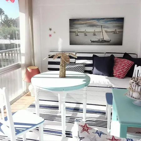 Happy Beachfront Apartment-2