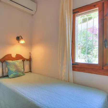 Villa Con Piscina Y Vistas Al Mar - Mar 27 H-3