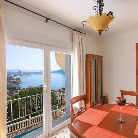 Villa Con Piscina Y Vistas Al Mar - Mar 27 H-2