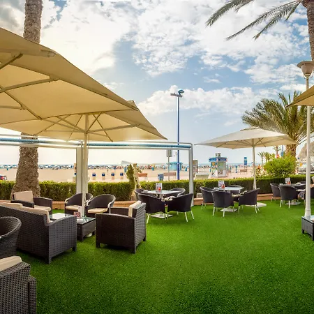 Gran Hotel Delfin-2