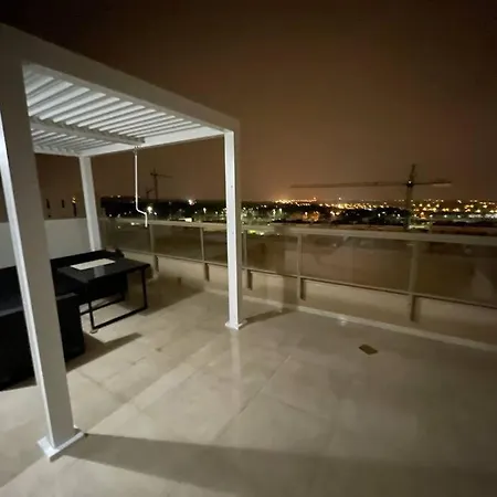 Townhouse In Vista Hermosa With Roof Views-3