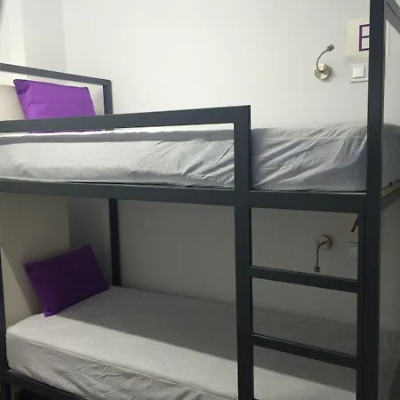 Chameleon Youth Hostel Alicante-2