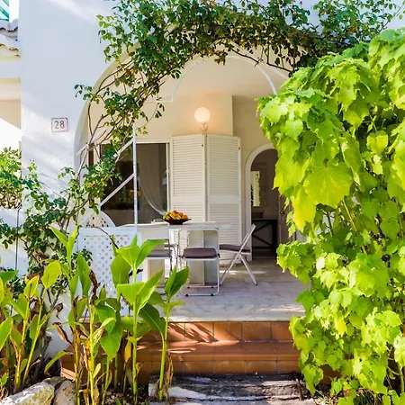 Oasis Club II Triplex Apartment By Rock Rentals-2