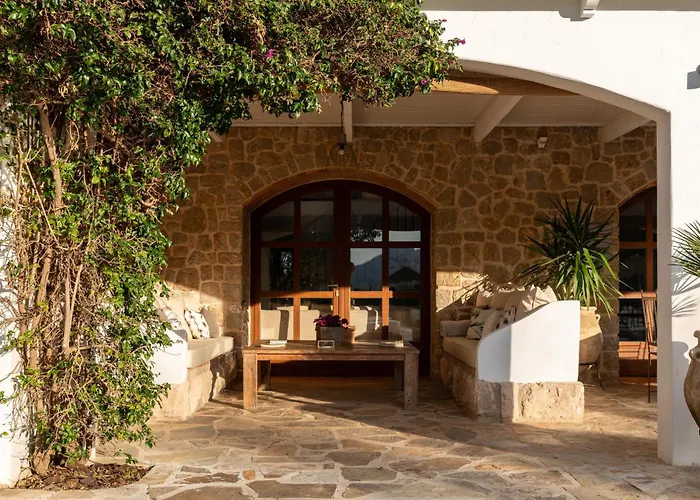 Hostal Cuatre Finques Jalón con Piscina