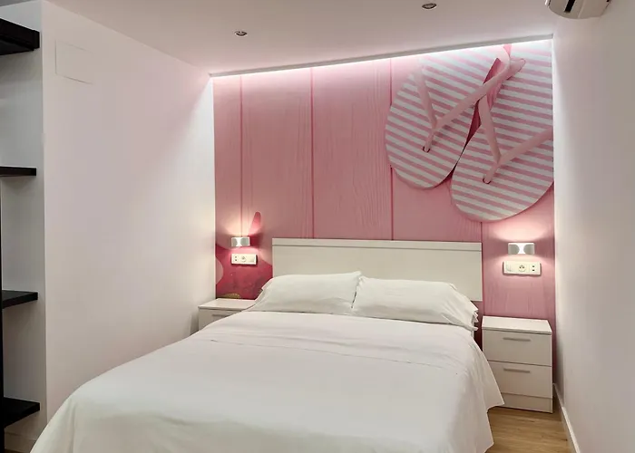 Alicante hotels near Town Hall Square