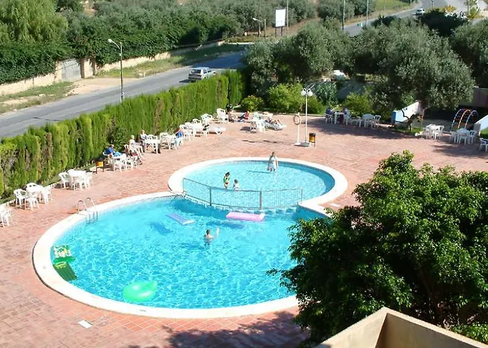 Evamar Apts Benidorm Con una pista da Golf